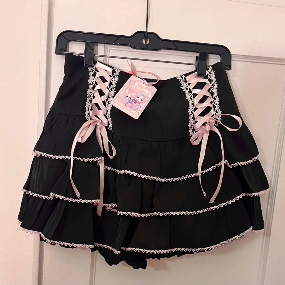 NWT - Kawaii Tiered Lace Up Cake Mini Skirt Black & Pink - L